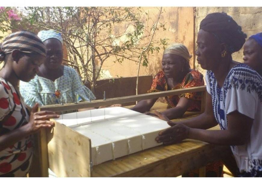 Formation des femmes pour l'atelier SAVON