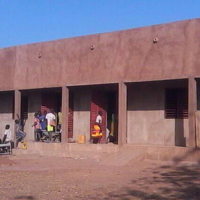 Transformation d'une paillote en 3 salles de classe Boussoum B