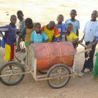 Pousse-pousse ( réserve d'eau) pour école et CEG